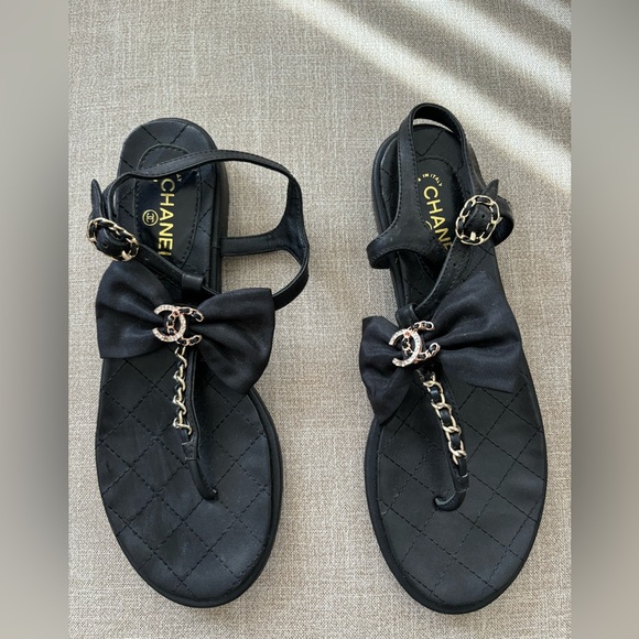 Chanel sandals preowned with some missing stones and some signs of wear - Picture 1 of 7